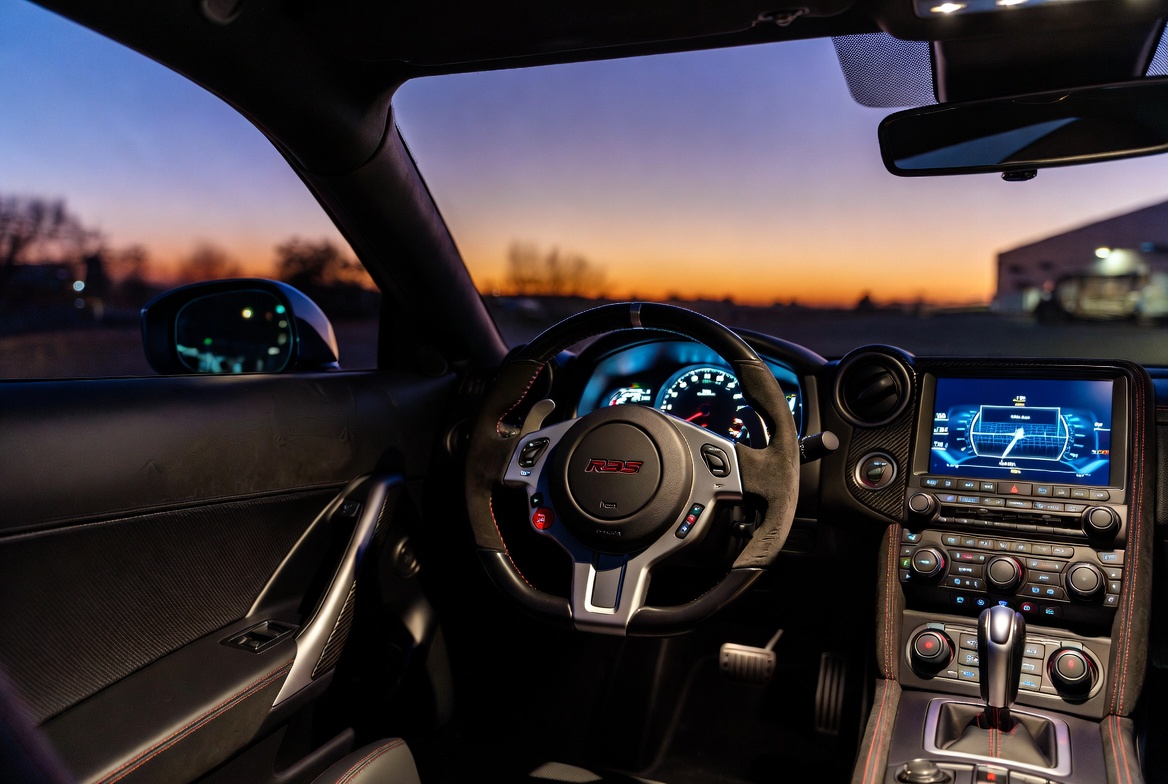 GT-R Proto rear haunch and integrated wide-body fender pressed surface detail at Tokyo 2005